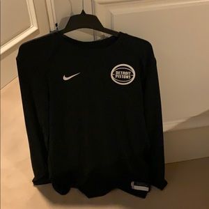 Detroit Pistons Nike Long Sleeve Shirt Size L-Tall